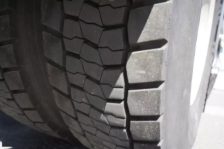 MAN TGS 35.420 8x2-6 BL E6 / ostatnia oś podnoszona i skrętna zdjęcie 26