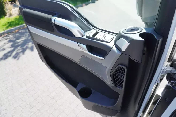 MAN TGS 35.420 8x2-6 BL E6 / ostatnia oś podnoszona i skrętna zdjęcie 9