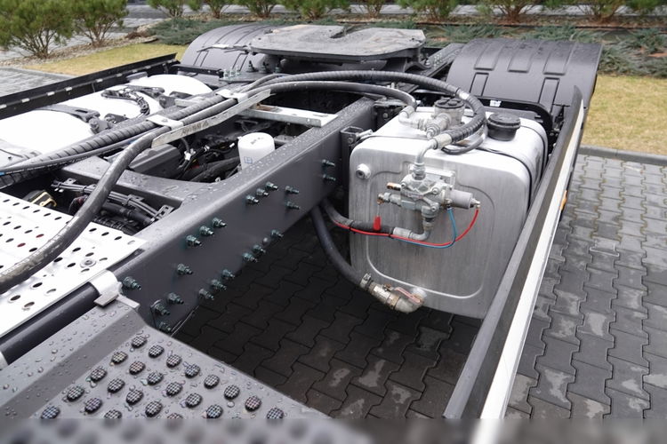 Volvo FH 500 / NISKA KABINA / HYDRAULIKA / 137.000 KM / OPONY 100% / PO KONTRAKCIE SERWISOWYM  zdjęcie 11
