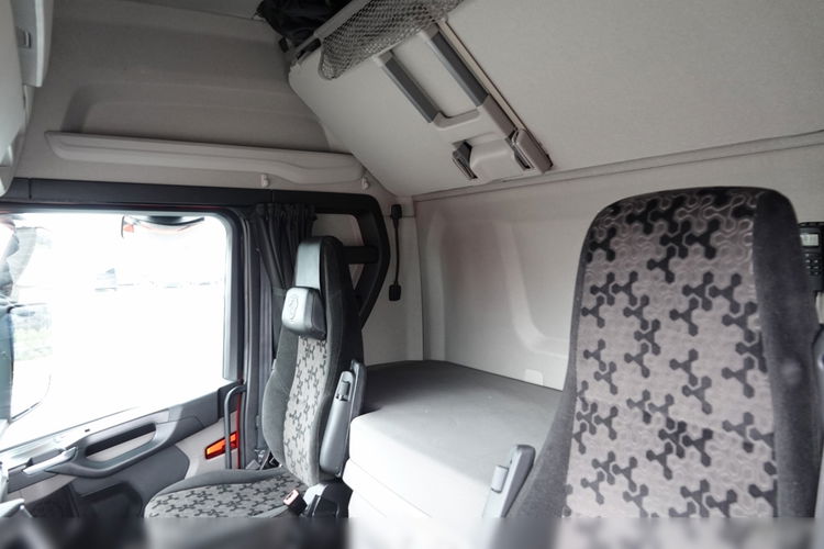 Scania R 500 / PEŁNY ADR / RETARDER / KLIMA POSTOJOWA / CAŁA NA PODUSZKACH / PO KONTRAKCIE SERWISOWYM zdjęcie 24