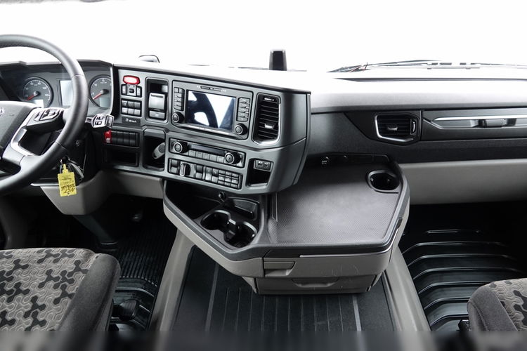 Scania R 500 / PEŁNY ADR / RETARDER / KLIMA POSTOJOWA / CAŁA NA PODUSZKACH / PO KONTRAKCIE SERWISOWYM zdjęcie 29