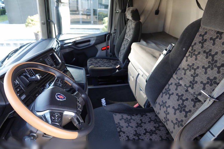 Scania R 450 / RETARDER / KLIMA POSTOJOWA / OPONY 100% / PO KONTRAKCIE SERWISOWYM zdjęcie 25