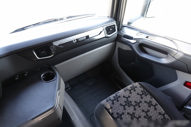 Scania R 450 / RETARDER / KLIMA POSTOJOWA / OPONY 100% / PO KONTRAKCIE SERWISOWYM zdjęcie 33