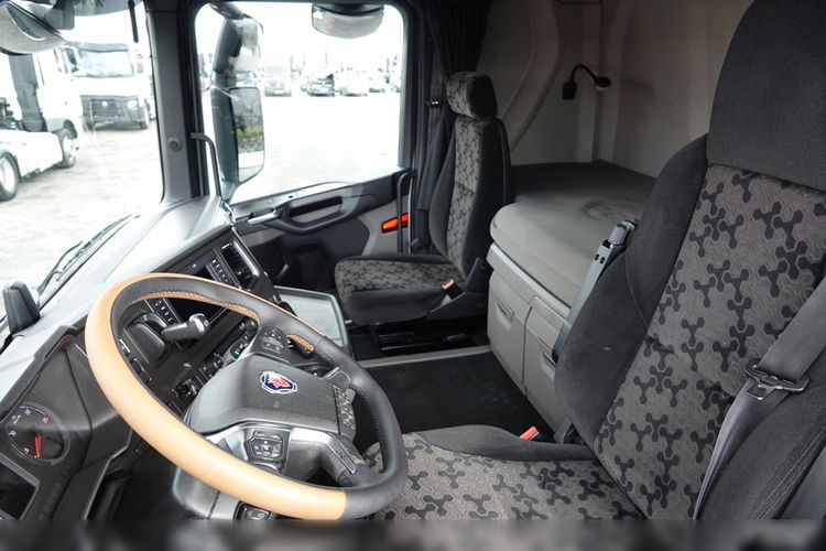 Scania R 450 / RETARDER / KLIMA POSTOJOWA / OPONY 100% / PO KONTRAKCIE SERWISOWYM zdjęcie 23