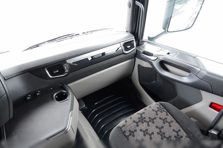 Scania R 450 / RETARDER / KLIMA POSTOJOWA / OPONY 100% / PO KONTRAKCIE SERWISOWYM zdjęcie 31