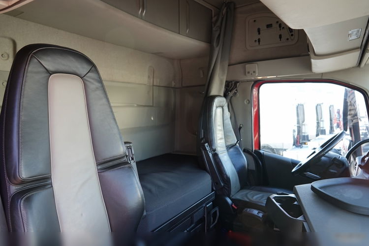 Volvo FH 540 / 6X4 / HYDRAULIKA / KLIMA POSTOJOWA / 3 OSIOWY CIAGIK SIODŁOWY / DMC: 60 TON  zdjęcie 38