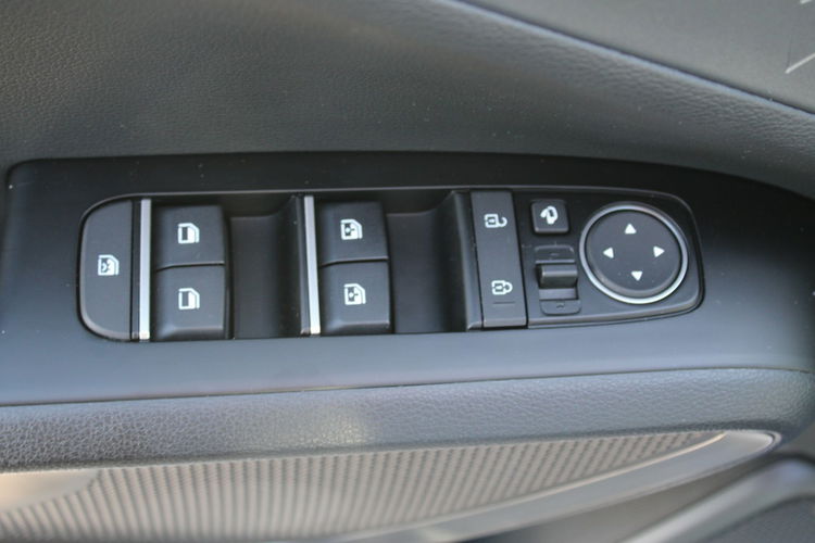 Kia Soul E-Soul 204KM 64kWh L F-Vat zdjęcie 17