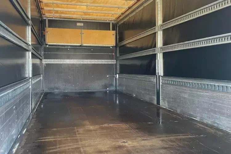 Mercedes 1218 zdjęcie 10