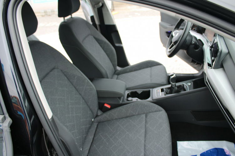 Volkswagen Golf LIFE Virtual F-vat Salon Polska Gwarancja zdjęcie 15