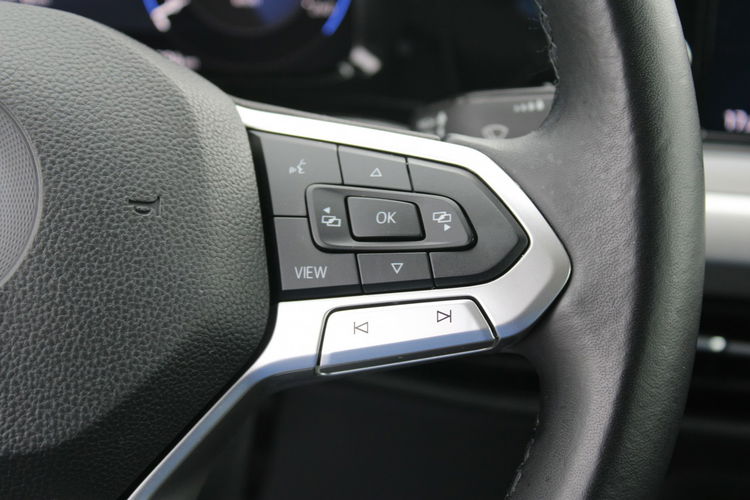 Volkswagen Golf LIFE Virtual F-vat Salon Polska Gwarancja zdjęcie 21