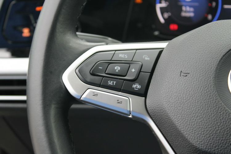 Volkswagen Golf LIFE Virtual F-vat Salon Polska Gwarancja zdjęcie 22