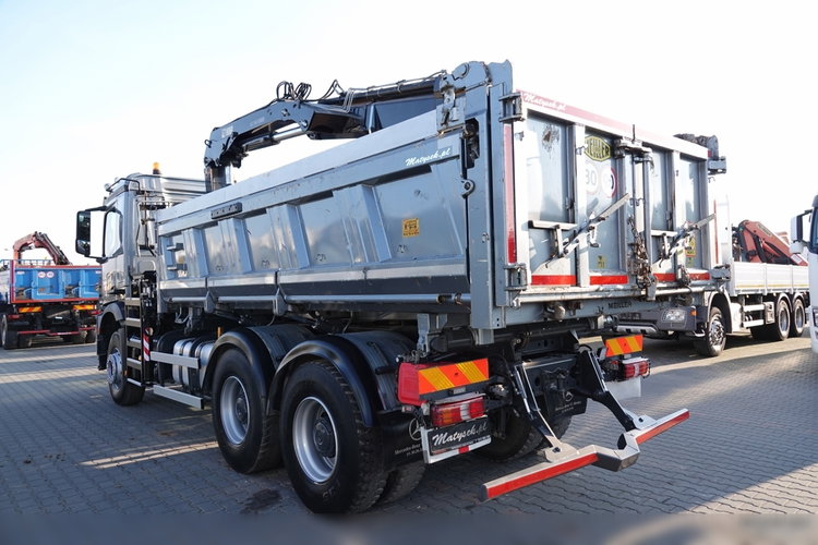 Mercedes AROCS 2640 / 6x4 / WYWROTKA / HYDROBURTA / + HDS HIAB 144 B-3 / STEROWANIE RADIOWE / ROTATOR / ŁYCHA / EURO 6 / MEILLER KIPER  zdjęcie 16