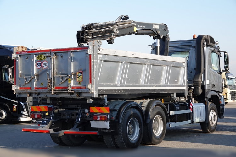 Mercedes AROCS 2640 / 6x4 / WYWROTKA / HYDROBURTA / + HDS HIAB 144 B-3 / STEROWANIE RADIOWE / ROTATOR / ŁYCHA / EURO 6 / MEILLER KIPER  zdjęcie 19