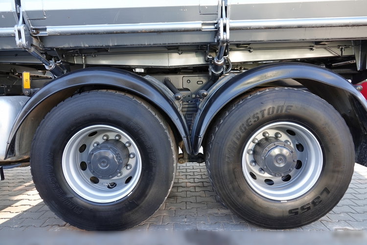 Mercedes AROCS 2640 / 6x4 / WYWROTKA / HYDROBURTA / + HDS HIAB 144 B-3 / STEROWANIE RADIOWE / ROTATOR / ŁYCHA / EURO 6 / MEILLER KIPER  zdjęcie 42