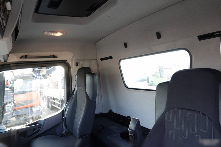 Mercedes AROCS 2640 / 6x4 / WYWROTKA / HYDROBURTA / + HDS HIAB 144 B-3 / STEROWANIE RADIOWE / ROTATOR / ŁYCHA / EURO 6 / MEILLER KIPER  zdjęcie 47