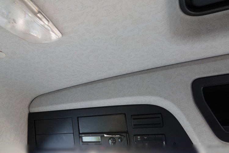 Mercedes AROCS 2640 / 6x4 / WYWROTKA / HYDROBURTA / + HDS HIAB 144 B-3 / STEROWANIE RADIOWE / ROTATOR / ŁYCHA / EURO 6 / MEILLER KIPER  zdjęcie 54