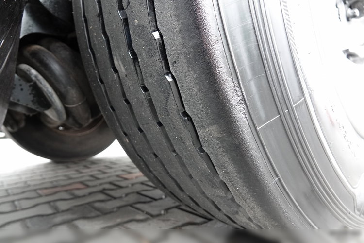 Schmitz -CARGOBULL / FIRANKA / STANDARD / 2 OSIE PODNOSZONE  / MAŁO UŻYWANA  zdjęcie 23