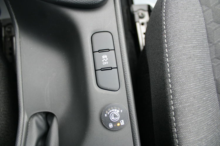 Toyota Yaris 1.5 Dynamic Force 125KM Comfort LPG zdjęcie 22