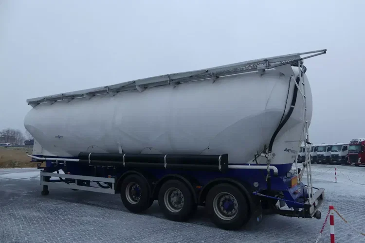 Spitzer SF / CYSTERNA 55m3 / SILOS DO MATERIAŁÓW SYPKICH / zdjęcie 4