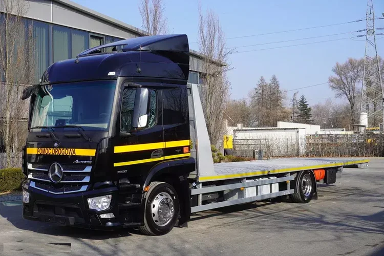 Mercedes Actros 1836 / NOWA LAWETA OCYNKOWANA / kabina sypialna / Ładowność 8, 5 t zdjęcie 1