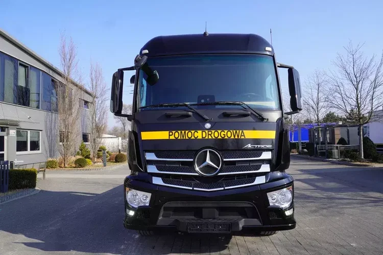Mercedes Actros 1836 / NOWA LAWETA OCYNKOWANA / kabina sypialna / Ładowność 8, 5 t zdjęcie 14