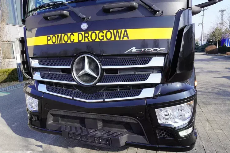 Mercedes Actros 1836 / NOWA LAWETA OCYNKOWANA / kabina sypialna / Ładowność 8, 5 t zdjęcie 16