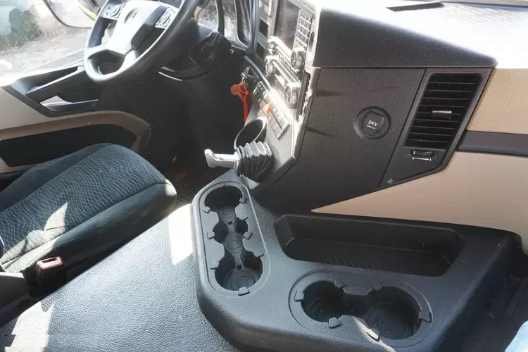 Mercedes Actros 1836 / NOWA LAWETA OCYNKOWANA / kabina sypialna / Ładowność 8, 5 t zdjęcie 28