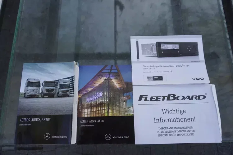 Mercedes Actros 1836 / NOWA LAWETA OCYNKOWANA / kabina sypialna / Ładowność 8, 5 t zdjęcie 30