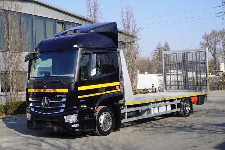 Mercedes Actros 1836 / NOWA LAWETA OCYNKOWANA / kabina sypialna / Ładowność 8, 5 t zdjęcie 9