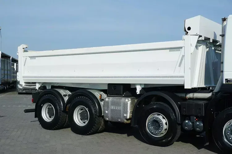 Iveco / TRAKKER / 480 / E 6 / WYWROTKA / 8 X 4 / HYDROBURTA / RETARDER zdjęcie 37