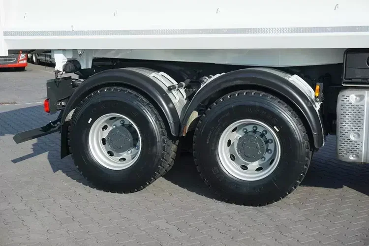 Iveco / TRAKKER / 480 / E 6 / WYWROTKA / 8 X 4 / HYDROBURTA / RETARDER zdjęcie 40