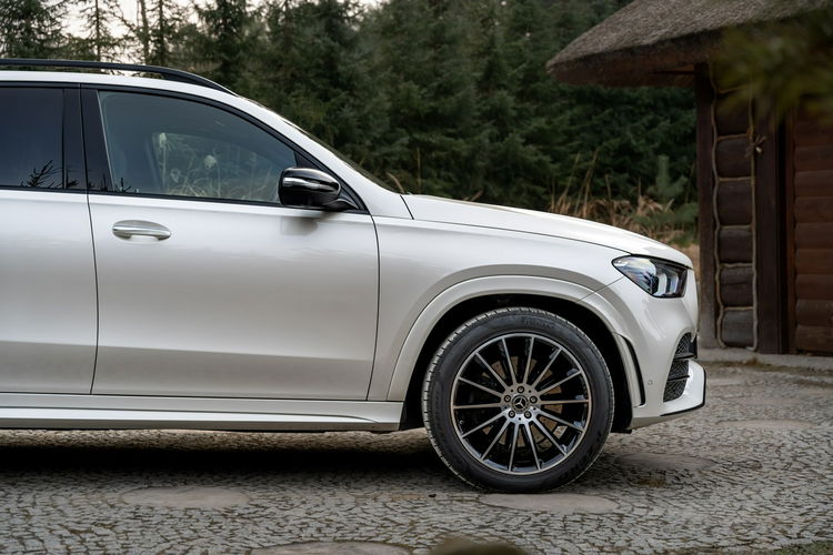 Mercedes GLE 400 4MATIC / SALON POLSKA / BEZWYPADKOWY / FAKTURA / 2 KOMPLETY KÓŁ zdjęcie 17
