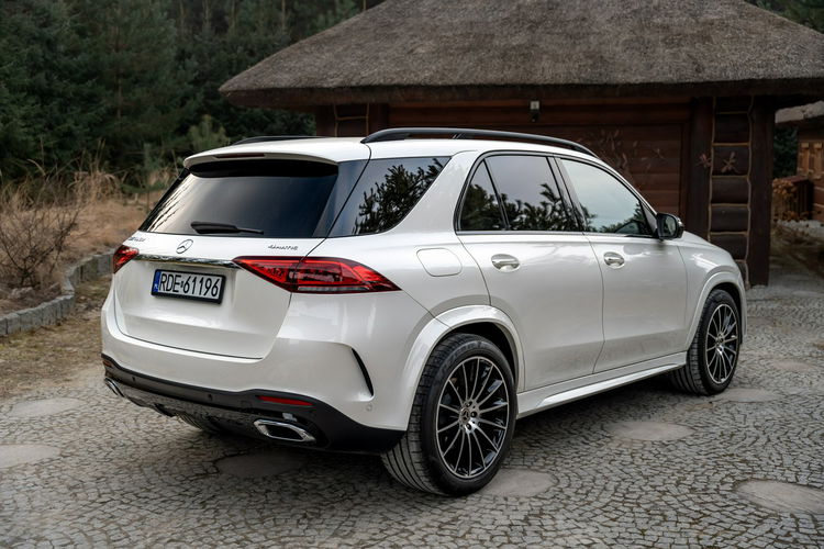 Mercedes GLE 400 4MATIC / SALON POLSKA / BEZWYPADKOWY / FAKTURA / 2 KOMPLETY KÓŁ zdjęcie 4