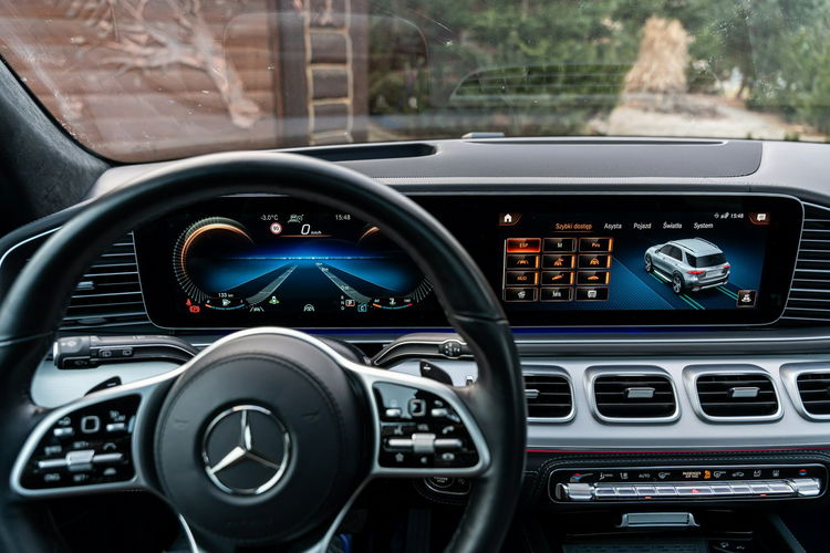 Mercedes GLE 400 4MATIC / SALON POLSKA / BEZWYPADKOWY / FAKTURA / 2 KOMPLETY KÓŁ zdjęcie 43