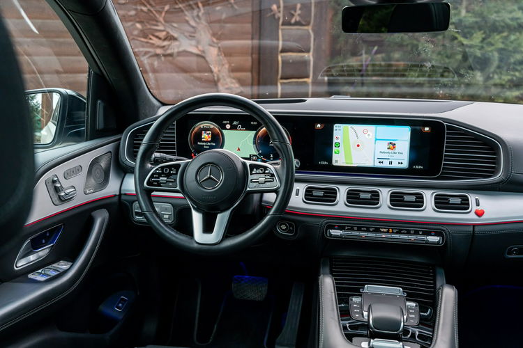 Mercedes GLE 400 4MATIC / SALON POLSKA / BEZWYPADKOWY / FAKTURA / 2 KOMPLETY KÓŁ zdjęcie 52