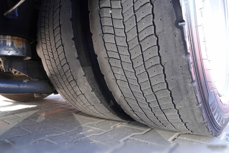 DAF XF 480 / ZESTAW TANDEM / 120 M3 / PRZEJAZDOWY / ZAWIESIA DOKI DO WÓZKA / KLIMA POSTOJOWA / PO ZŁOTYM KONTRAKCIE SERWISOWYM  zdjęcie 41