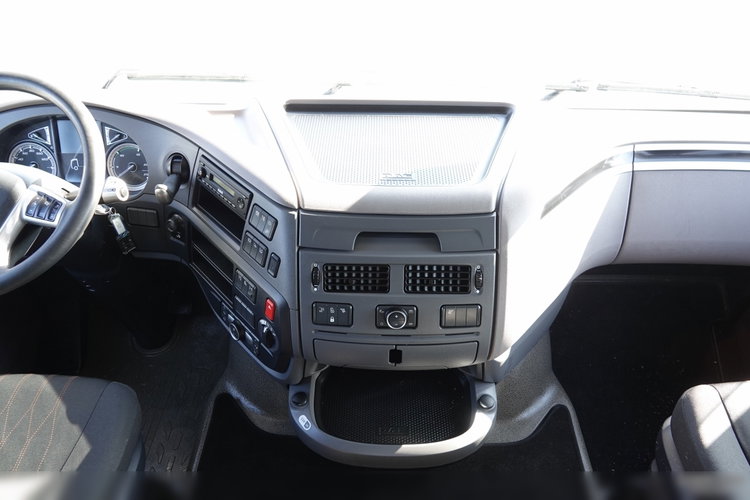 DAF XF 480 / ZESTAW TANDEM / 120 M3 / PRZEJAZDOWY / ZAWIESIA DOKI DO WÓZKA / KLIMA POSTOJOWA / PO ZŁOTYM KONTRAKCIE SERWISOWYM  zdjęcie 56