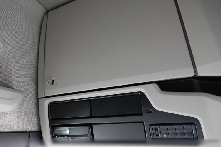 Scania R 450 / RETARDER / CAŁA NA PODUSZKACH / OPONY 100% / PO KONTRAKCIE SERWISOWYM / zdjęcie 31