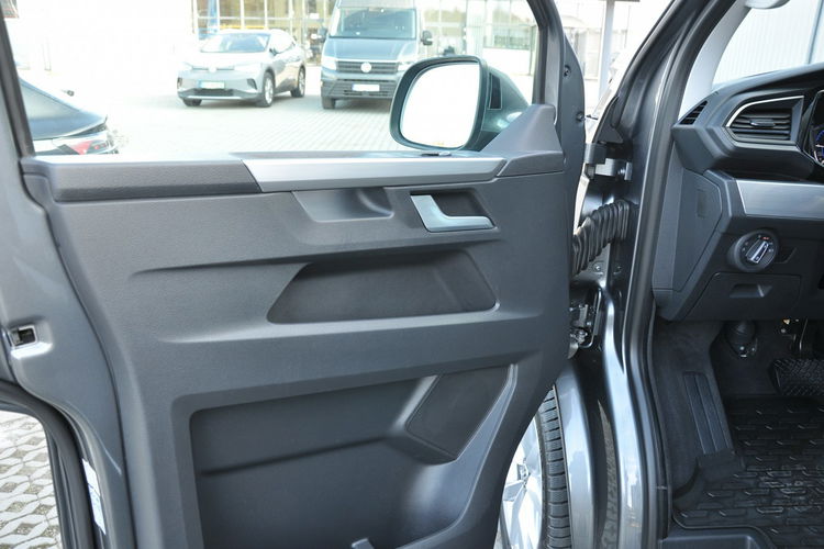 Volkswagen Multivan 2.0TDI 150KM DSG Highline 7-os Kamera Ledy Virtual Hak SalonPL 1wł zdjęcie 12