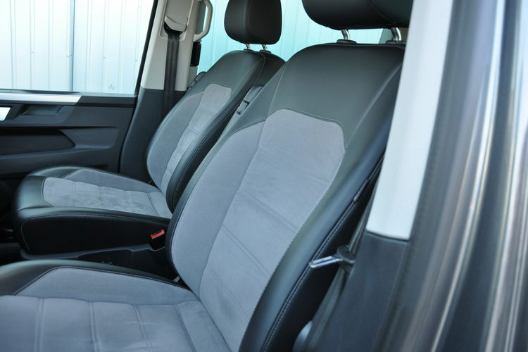 Volkswagen Multivan 2.0TDI 150KM DSG Highline 7-os Kamera Ledy Virtual Hak SalonPL 1wł zdjęcie 15