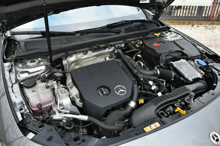 Mercedes CLA 200 Polski SALON 2023r. 13tkm AMG line Ambiente Kamera Fv23 zdjęcie 28