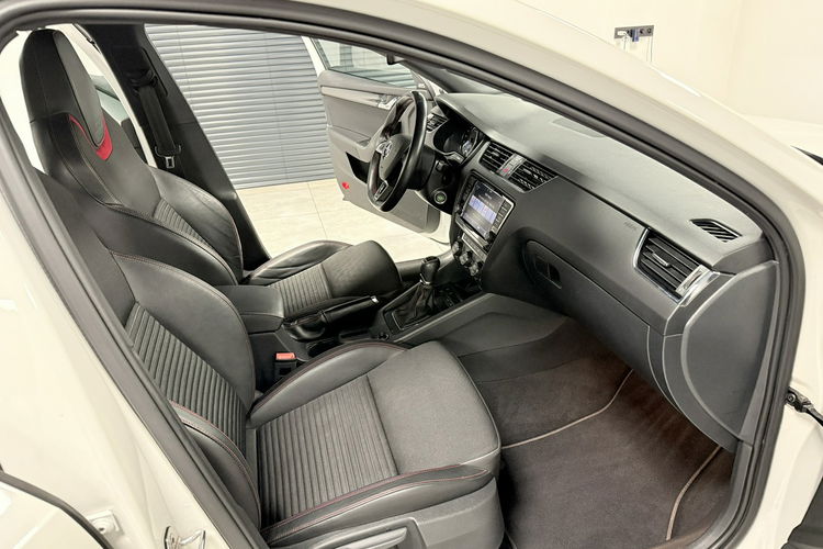 Skoda Octavia RS 2.0 TDI 184KM CHALLENGE VRS Mode AppleCar Bi-Xenon KeyLessGo CANTON zdjęcie 13