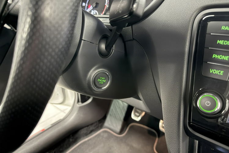 Skoda Octavia RS 2.0 TDI 184KM CHALLENGE VRS Mode AppleCar Bi-Xenon KeyLessGo CANTON zdjęcie 24