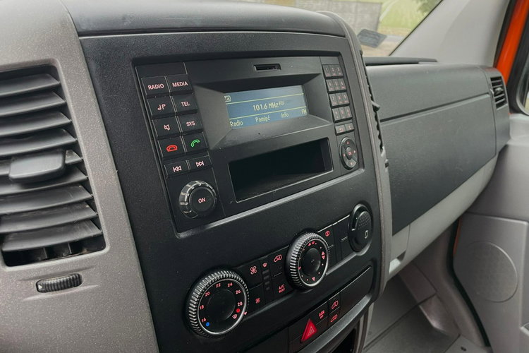 Volkswagen Crafter 2.0 165 KM 2014 L2H2 244 tys. km Klimatyzacja Kamera cofania zdjęcie 14