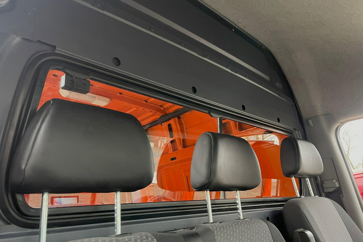 Volkswagen Crafter 2.0 165 KM 2014 L2H2 244 tys. km Klimatyzacja Kamera cofania zdjęcie 27