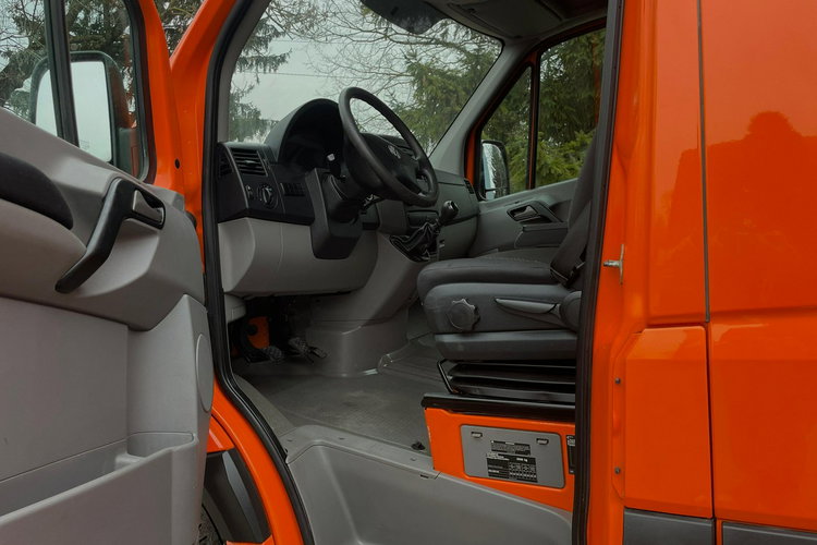 Volkswagen Crafter 2.0 165 KM 2014 L2H2 244 tys. km Klimatyzacja Kamera cofania zdjęcie 6