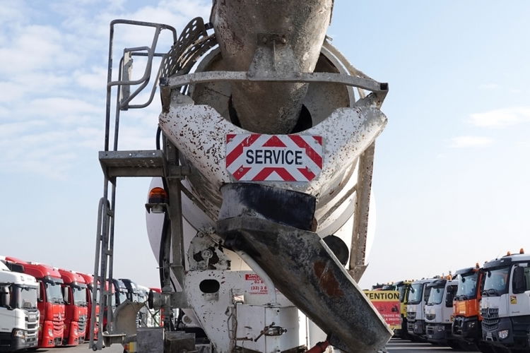 Renault KERAX 410 / 8X4 / BETONOMIESZARKA / GRUSZKA CIFA / 9 m3 / SPROWADZONA zdjęcie 13
