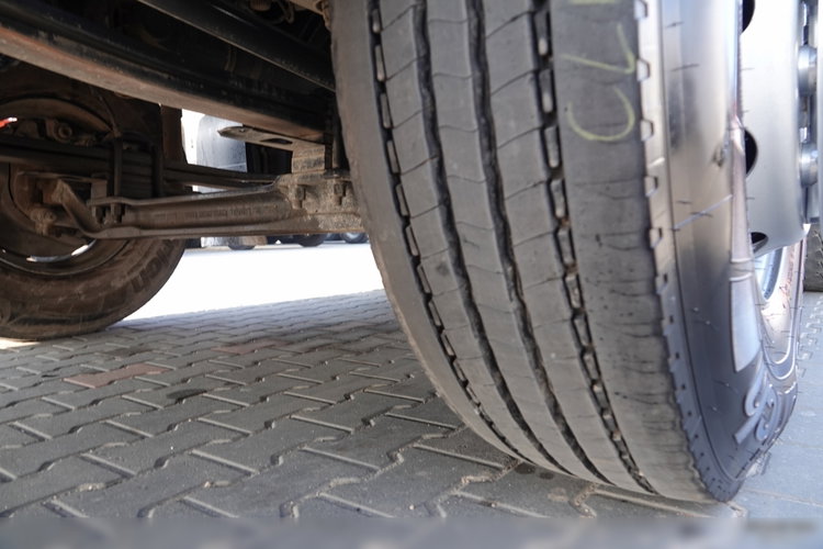 Iveco TRAKKER 410 / 8x4 / WYWROTKA / HYDROBURTA / BORDMATIC / EEV / MEILLER KIPER / MANUAL / SPROWADZONY zdjęcie 38