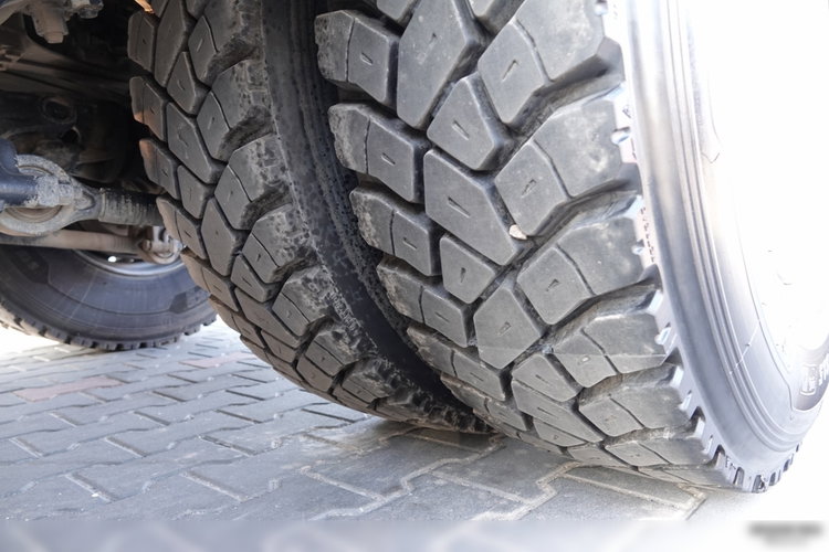 Iveco TRAKKER 410 / 8x4 / WYWROTKA / HYDROBURTA / BORDMATIC / EEV / MEILLER KIPER / MANUAL / SPROWADZONY zdjęcie 41