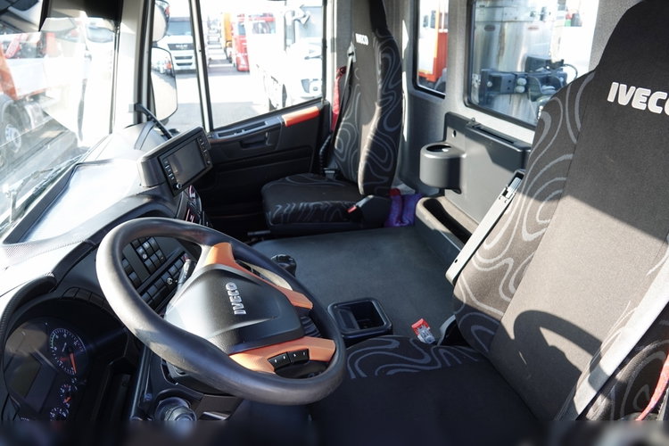 Iveco TRAKKER 410 / 8x4 / WYWROTKA / HYDROBURTA / BORDMATIC / EEV / MEILLER KIPER / MANUAL / SPROWADZONY zdjęcie 45